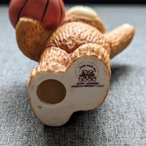 Bear Figurine Enesco Basketball Teddy Bear Lucy Rigg (Lucy and Me) 1981 Vi… - Picture 2 of 3